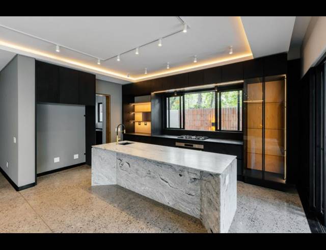 4 BEDROOM HOUSE FOR SALE IN WATERKLOOF RIDGE